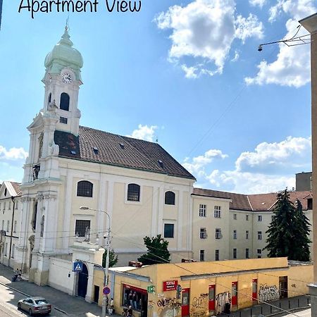 Brand New Design Studio Emerald - Old Town A/C Bratislava Exterior foto