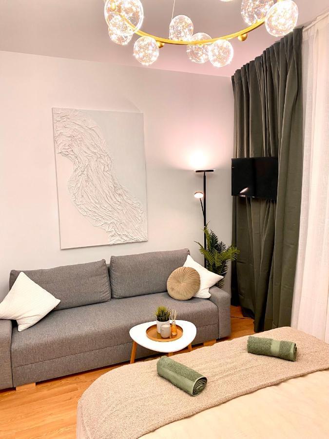 Brand New Design Studio Emerald - Old Town A/C Bratislava Exterior foto