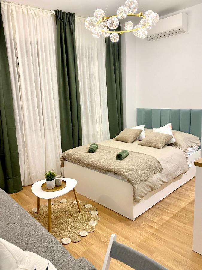 Brand New Design Studio Emerald - Old Town A/C Bratislava Exterior foto